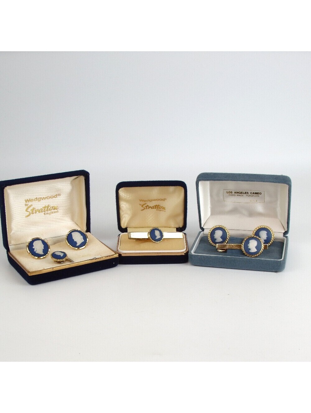 Authentic Ｗedgwood LOS ANGELES CAMEO Cufflinks & Tie Pin Set metal[Used]